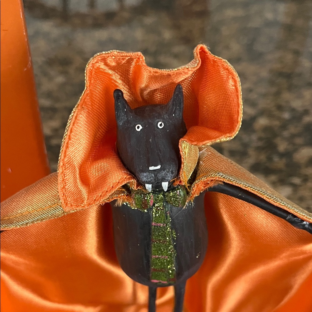 Krinkles Department 56 -   Dracula Father Cat Figurine NWT and box - Picture 4 of 5